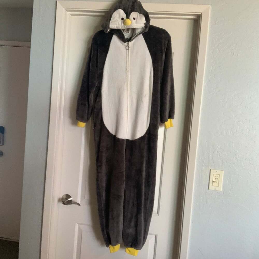 Adult Unisex Grey & White Penguin Plush One-Piece Costume/Pajamas Size Small